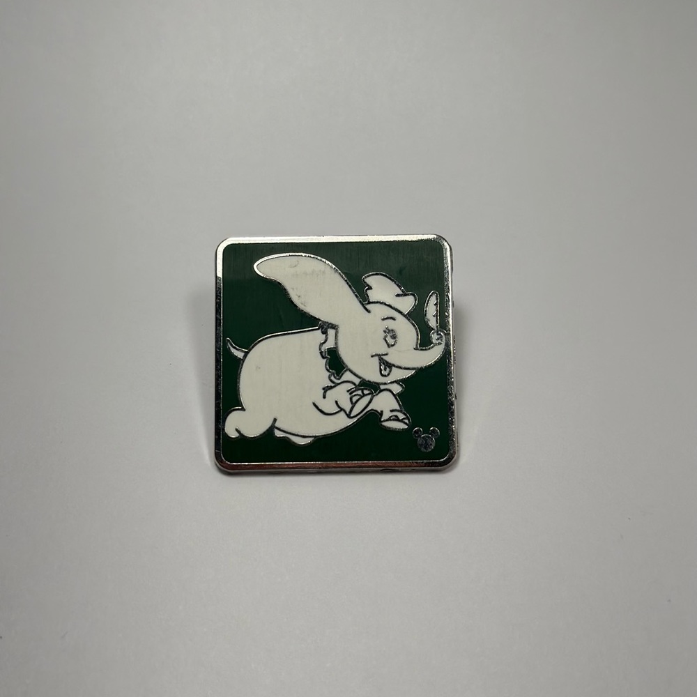 🪼2 for $20🪼 Disney pin
